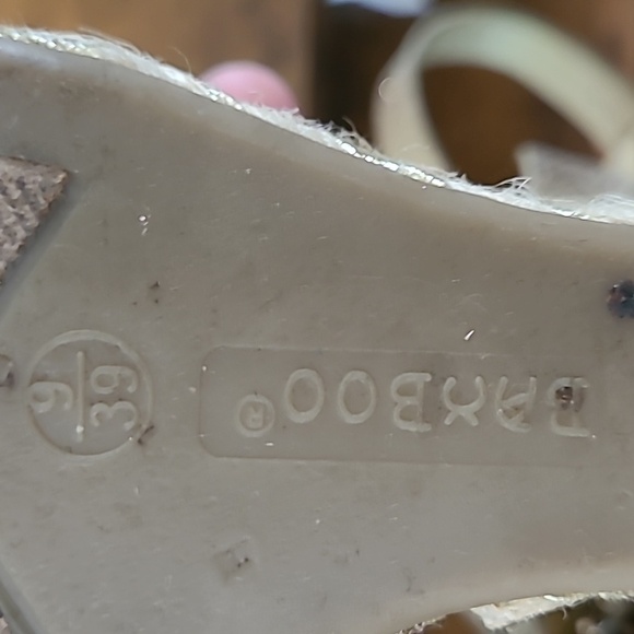 BAMBOO Gold Wedge Sandals with Animal Print Design size 9 - Picture 10 of 13